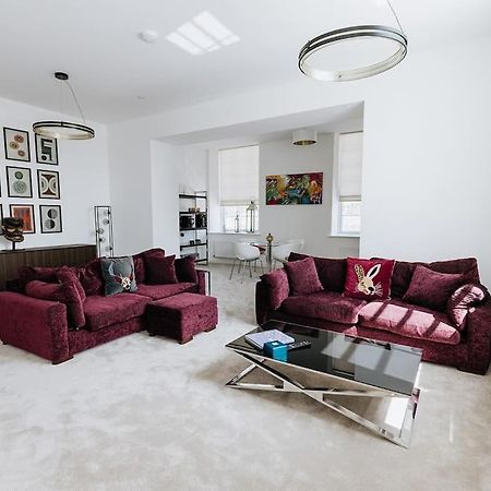 Bobbin Row - Grade 2 Listed Property With A Beautiful Design With Access To Leeds Leeds  Extérieur photo