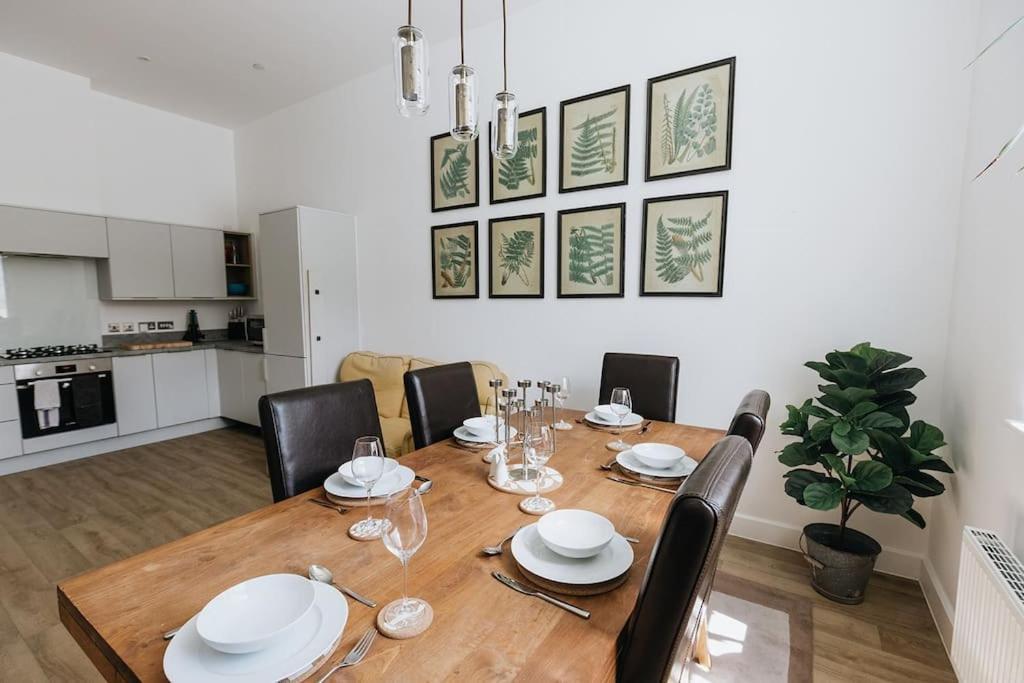 Bobbin Row - Grade 2 Listed Property With A Beautiful Design With Access To Leeds Leeds  Extérieur photo
