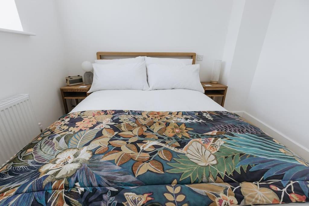 Bobbin Row - Grade 2 Listed Property With A Beautiful Design With Access To Leeds Leeds  Extérieur photo