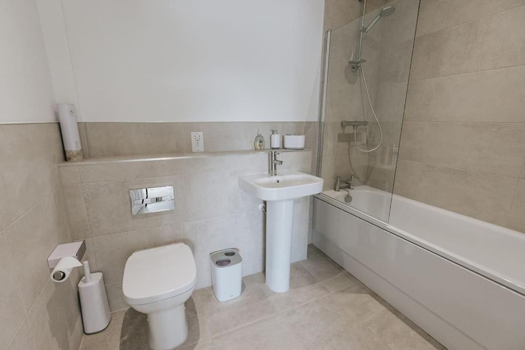 Bobbin Row - Grade 2 Listed Property With A Beautiful Design With Access To Leeds Leeds  Extérieur photo