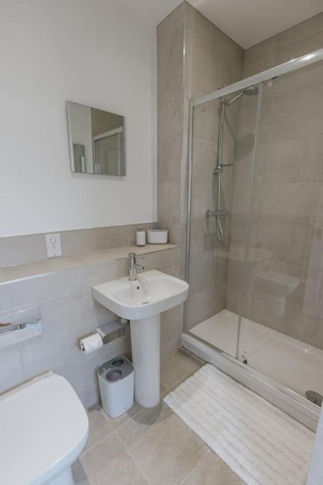 Bobbin Row - Grade 2 Listed Property With A Beautiful Design With Access To Leeds Leeds  Extérieur photo