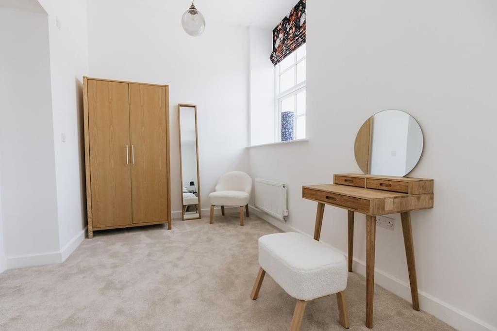 Bobbin Row - Grade 2 Listed Property With A Beautiful Design With Access To Leeds Leeds  Extérieur photo