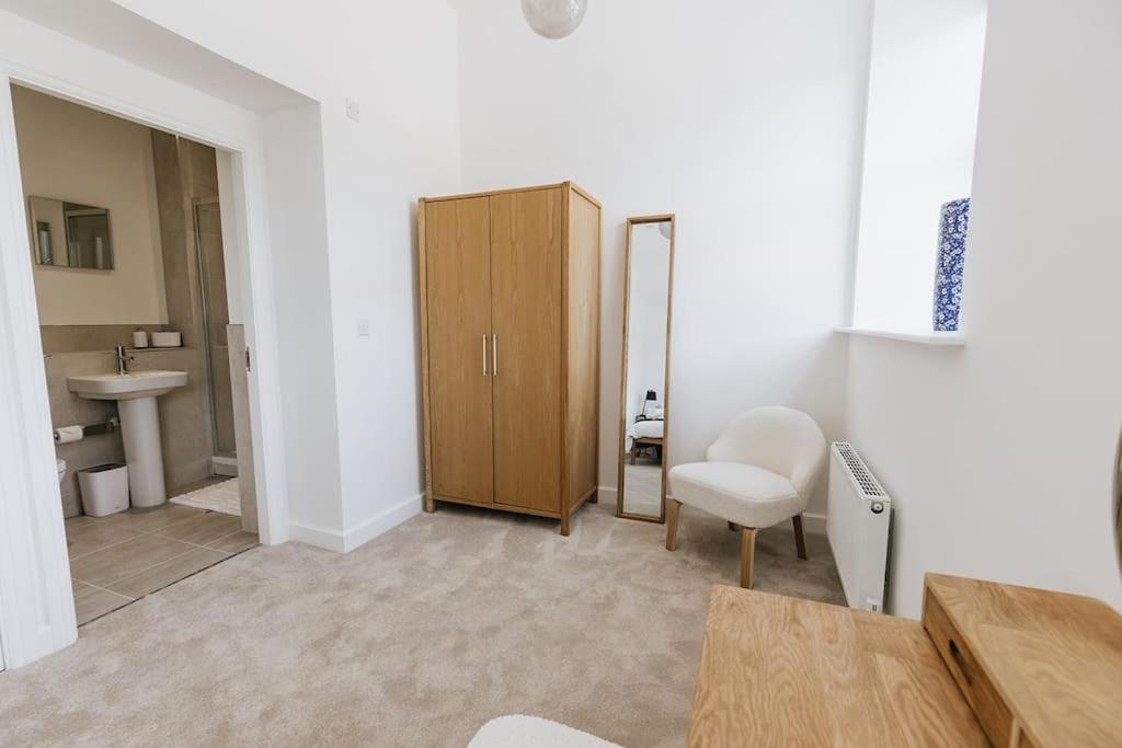 Bobbin Row - Grade 2 Listed Property With A Beautiful Design With Access To Leeds Leeds  Extérieur photo