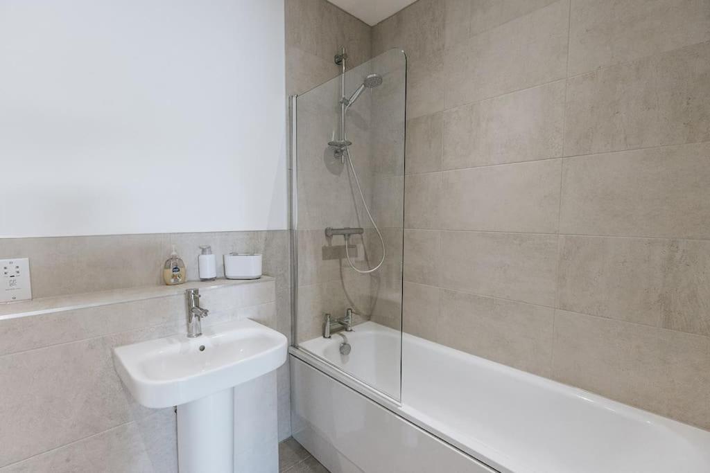 Bobbin Row - Grade 2 Listed Property With A Beautiful Design With Access To Leeds Leeds  Extérieur photo